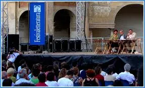 Il Festival della Letteratura raccoglie ogni anno decine di scrittori e migliaia di visitatori. Anche se con i tagli, quest