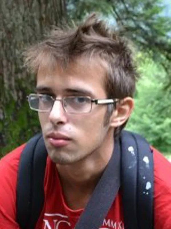 Andrea Pezzotta autore di Uomini, critiche e amori