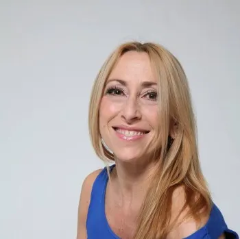 Intervista Marta Lock, autrice Ritrovarsi a Parigi