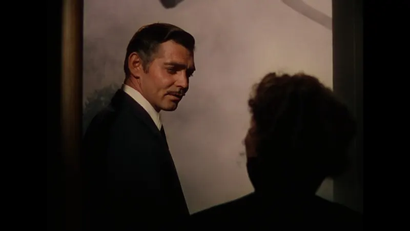 vivien-leigh-di-spalle-con-clark-gable-in-una-celebre-scena-di-via-col-vento-216063