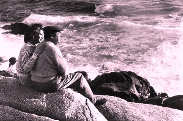 pablo-neruda-e-matilde-urrutia-isla-negra-cile1