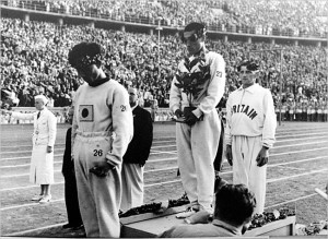 Sohn Kee-Chung sul podio delle Olimpiadi del 1936. Credits: Archivio Fidal